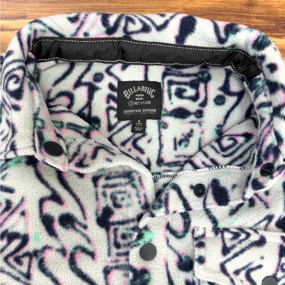 New Billabong Abstract Pattern Fleece Button Down Shirt Jacket Shacket - Picture 3 of 6